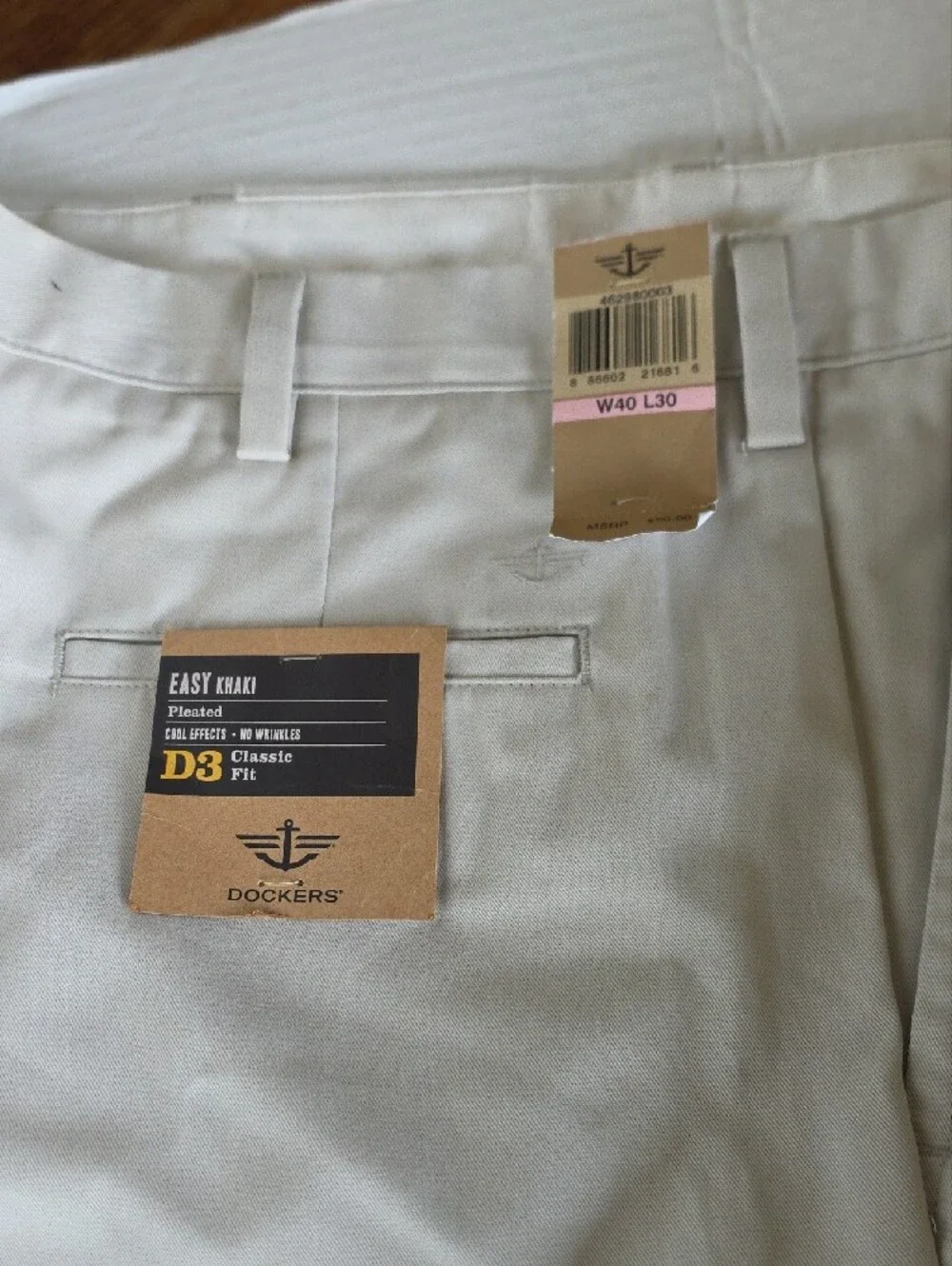 Mens Dockers D3 Easy Khaki Classic Fit Cream Color Pleated Pant 40x30 NWT